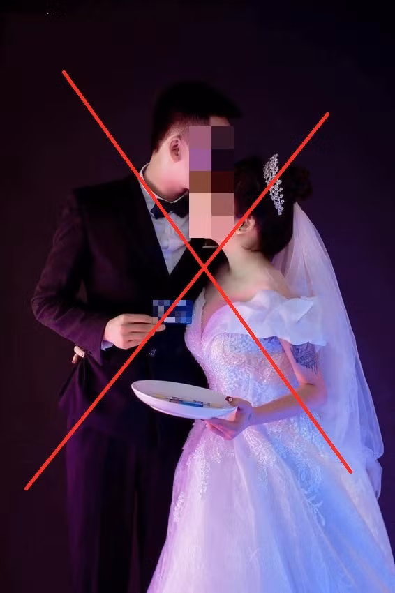 Phần lớn cư dân mạng đều chê trách cặp đôi cô dâu chú rể khi có ý tưởng chụp ảnh cưới phản cảm, và cũng phê phán cả studio đã nhận chụp ảnh cho cặp đôi này.