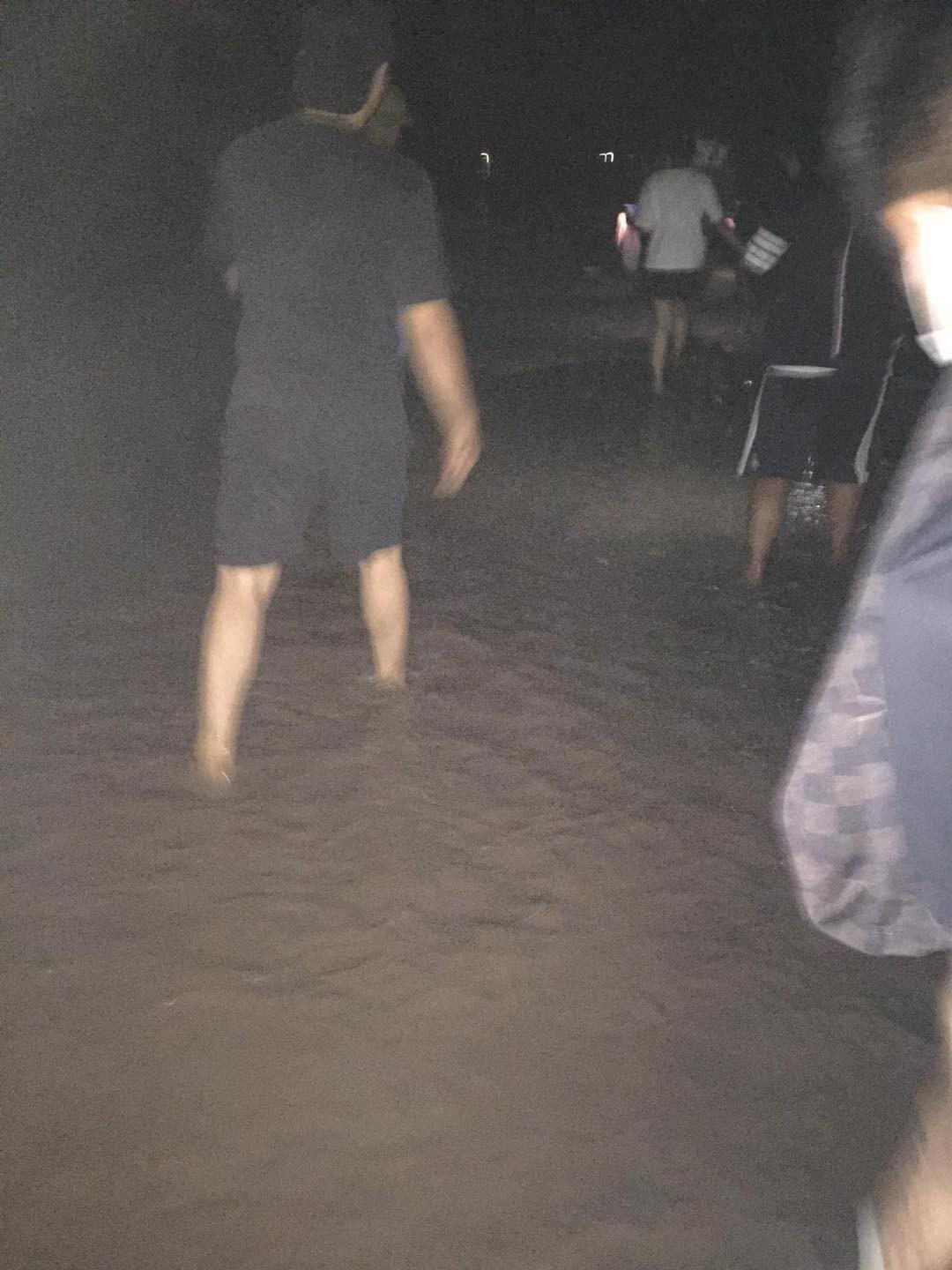 Chưa hết, nếu thời tiết không ủng hộ và thủy triều dâng cao thì chuyến đi coi như mất công. Ảnh: Beat Hưng Hà