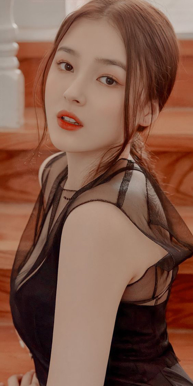 Cô đã dần chứng minh được rằng, mũm mĩm cũng có thể mặc đẹp chứ không nhất thiết phải gầy.