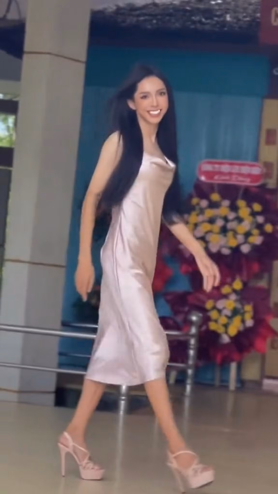 Hiện tại đoạn clip catwalk của Võ Thành Ý vẫn nhận về nhiều ý kiến từ cư dân mạng. Ảnh: Chụp màn hình TikTok thanhyvo