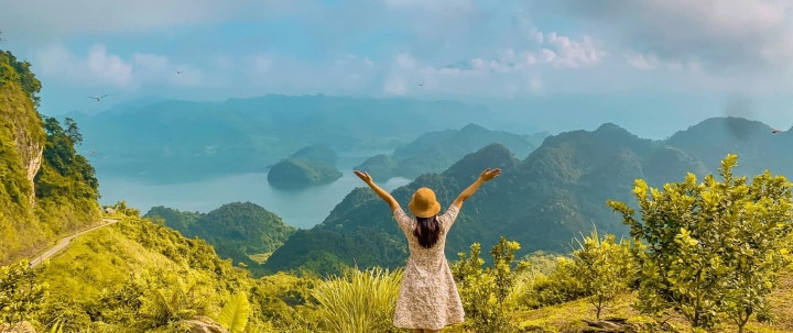 Cách Hà Nội khoảng 100km về phía Tây Bắc, Ba Khan nằm tách biệt như một thiên đường ẩn giấu, một địa điểm ít người biết đến nhưng khi đã đặt chân ghé thăm thì đều xiêu lòng bởi cảnh sắc hữu tình nơi đây. Ảnh: Thu Thảo