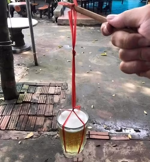 Rước chiếc đèn lồng này đi chơi chắc chắn sẽ nổi bật nhất phố.