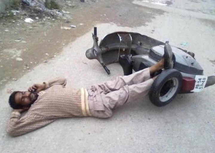 Những hình ảnh say rượu được tổng hợp từ nhiều nguồn với những tình huống khó đỡ, hài hước khiến người xem cười "không nhặt được mồm''.