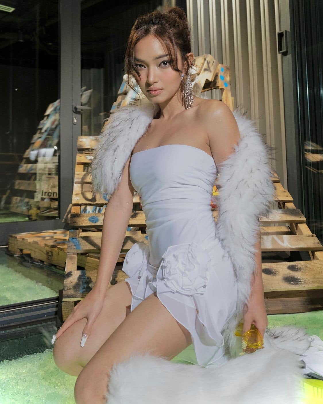 Châu Bùi từng lọt danh sách 30 Under 30 Châu Á do tạp chí Forbes bình chọn và là một trong những fashionista sở hữu lượng người theo dõi nhiều nhất hiện nay tại Việt Nam.