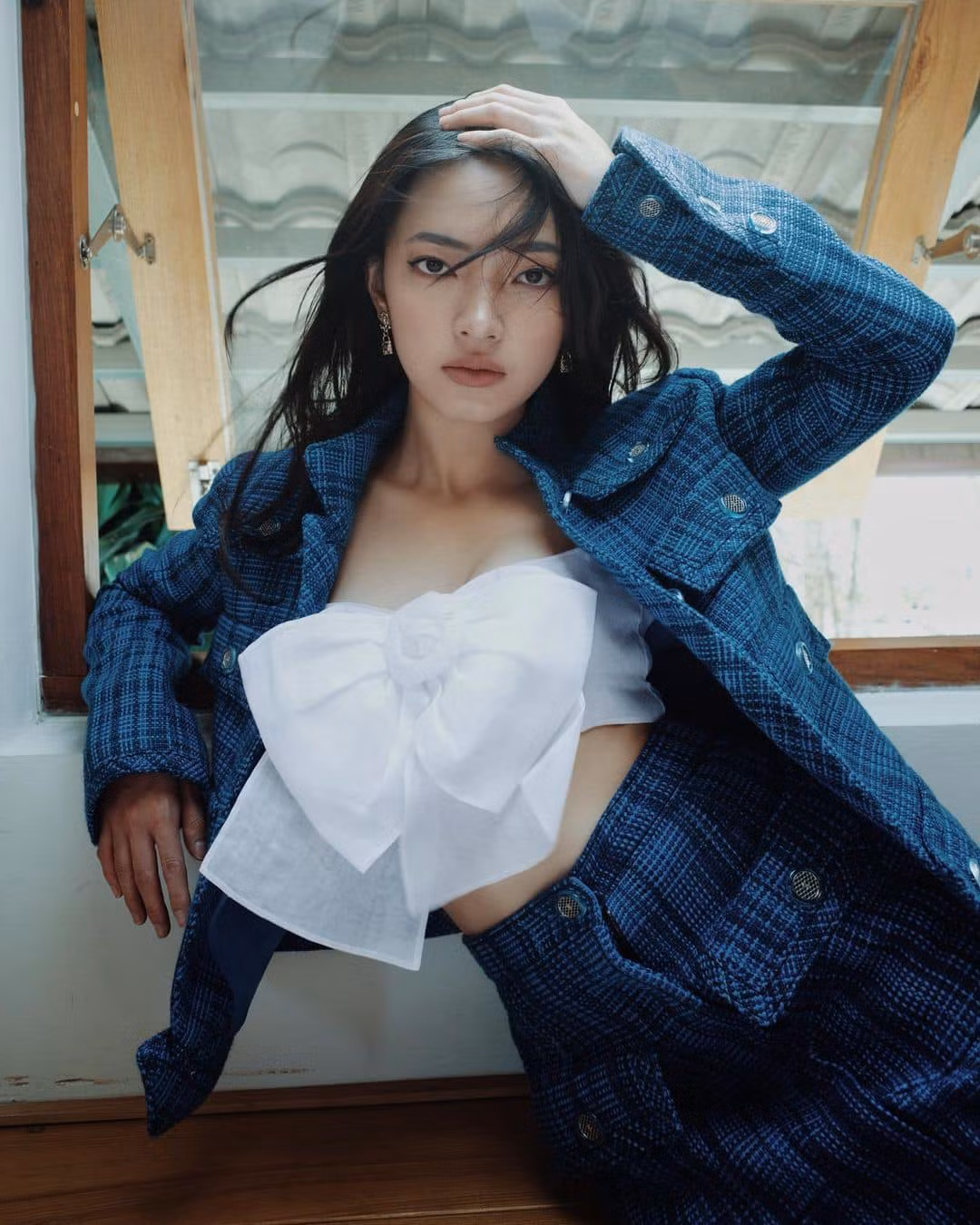 Sau khi đăng tải cô nhận về nhiều ý kiến trái chiều đến từ cư dân mạng, phần lớn ý kiến cho rằng cô đang "sính ngoại" và nên tìm hiểu lịch sử rõ ràng trước khi đăng tải.