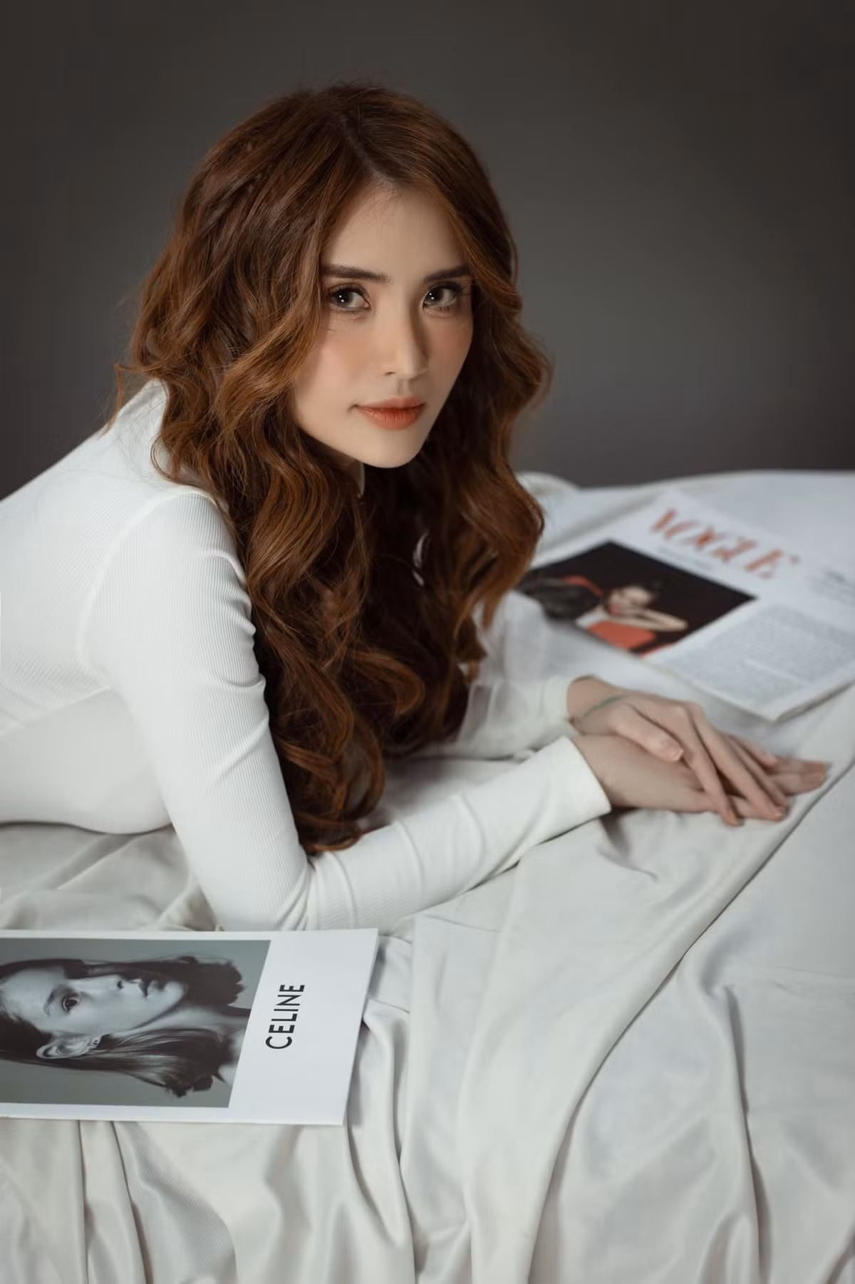 Em gái Công Vinh tung lên MXH bộ ảnh gợi cảm để chào đón tuổi mới. Người đẹp chia sẻ: "Hôm nay là ngày đặc biệt một thiên thần xuất hiện. Cảm ơn bố mẹ đã sinh ra con, cảm ơn vì vẫn còn sức khoẻ để làm việc và cống hiến với những đam mê của mình! Tuổi mới không mong gì hơn chỉ mong bản thân luôn đủ bản lĩnh, vững vàng để vượt qua mọi sóng gió của cuộc đời. Happy birthday to me".