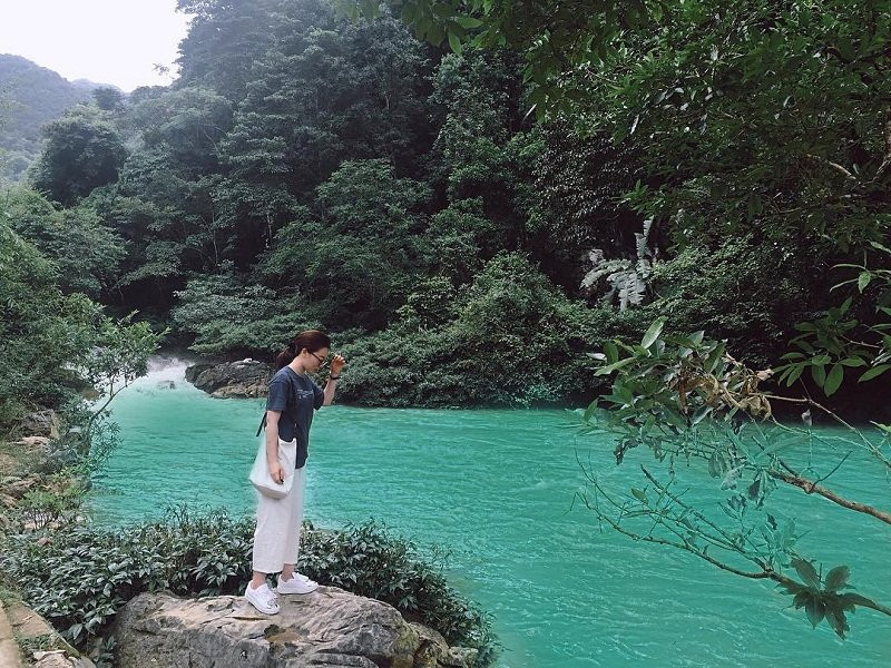 Nhắc đến các địa điểm check-in ở Cao Bằng thì không thể bỏ qua khu di tích Pác Bó. Đây không chỉ là tọa độ có ý nghĩa lịch sử mà còn có cảnh sắc thiên nhiên đẹp tựa tiên cảnh.