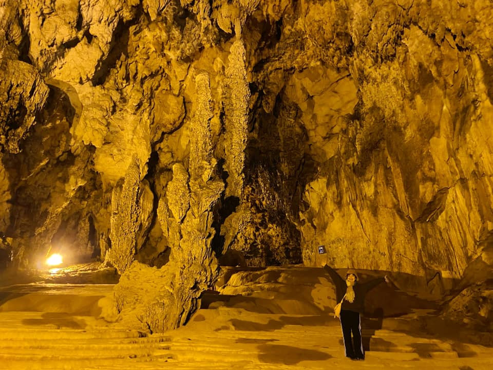 Động Ngườm Ngao là một hang động đá vôi có chiếu dài hơn 2100m. Bạn sẽ choáng ngợp trước khung cảnh thiên nhiên kỳ vĩ của địa điểm du lịch Cao Bằng này. Ảnh: Hiền