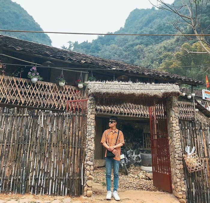 Làng đá cổ Cao Bằng nằm trong khu du lịch thác Bản Giốc, làng Khuổi Ky là ngôi làng có tuổi đời hơn 400 năm, cách trung tâm Cao Bằng 100km. Đây cũng là địa điểm được nhiều du khách ghé thăm. Ảnh: Internet