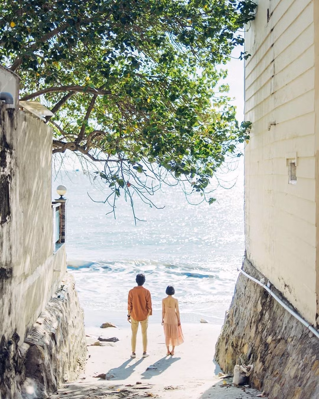 Không chỉ có biển đảo hay những khu resort chanh sả, Vũng Tàu còn có nhiều góc checkin thần thánh như con hẻm sống ảo Trần Phú. Con hẻm sống ảo Vũng Tàu mang tới những bức hình đầy ấn tượng, đậm chất Hàn Quốc. Ảnh: @halo.vietnam