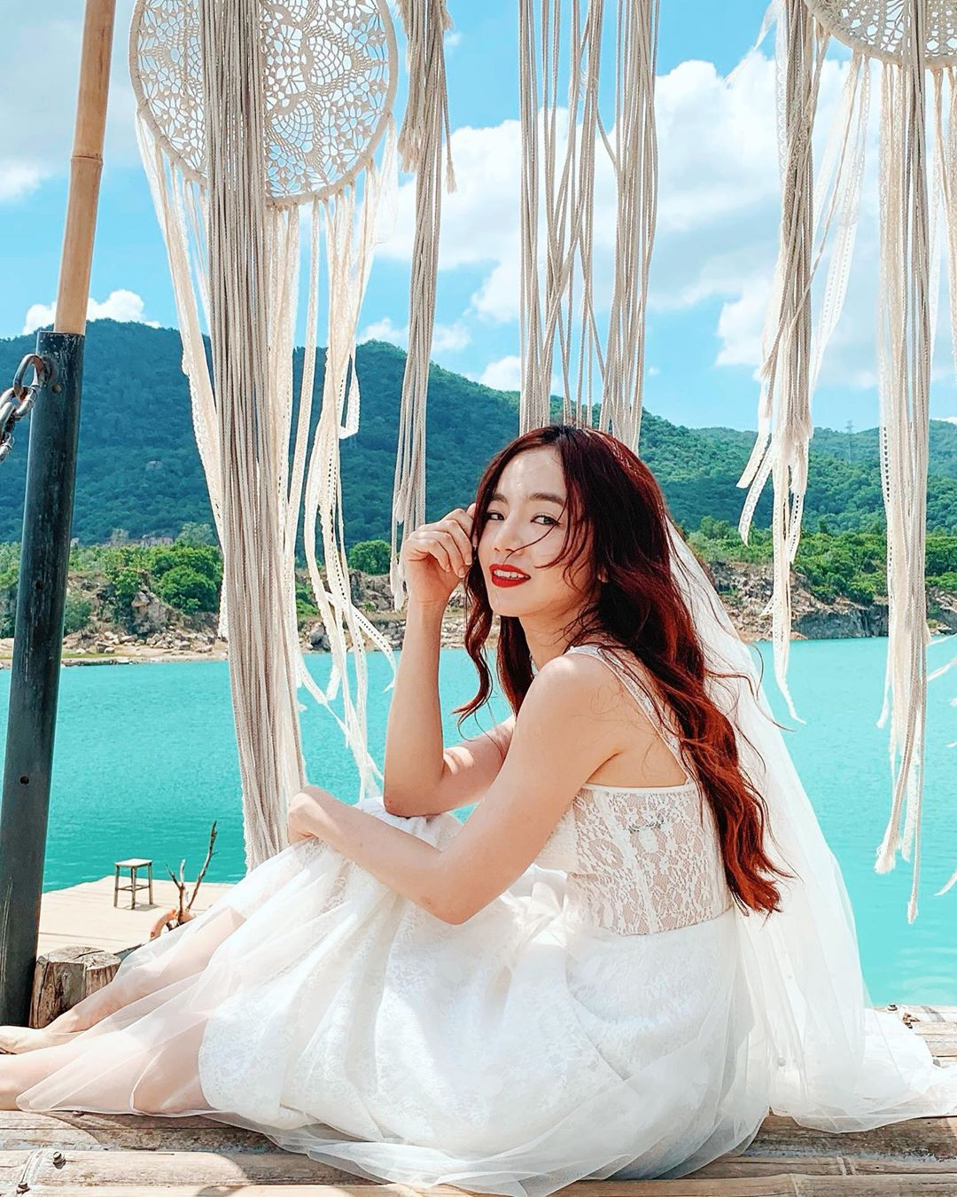 Nổi tiếng là một trong những địa điểm check-in, sống ảo mới ở Vũng Tàu, Hồ Đá Xanh thuộc huyện Tân Thành, nằm gần sười núi Dinh, là địa điểm check in “lừa tình” bậc nhất mà bạn nhất định phải đến khi muốn biết Vũng Tàu sống ảo ở đâu. Ảnh: @emmi.hoang