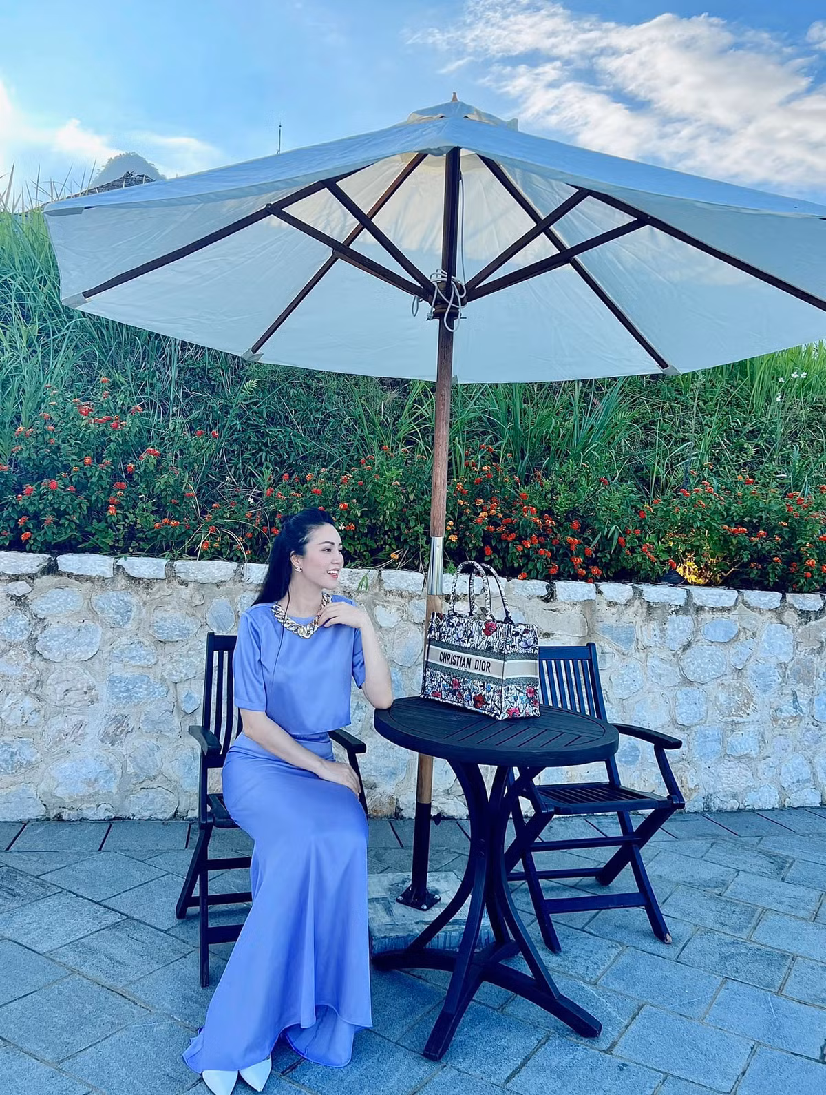 Ở tuổi ngoài 30, MC Thuỵ Vân đã và đang có mọi thứ mà các nàng hậu hướng đến từ sắc đẹp, tài năng đến gia đình yên ấm.