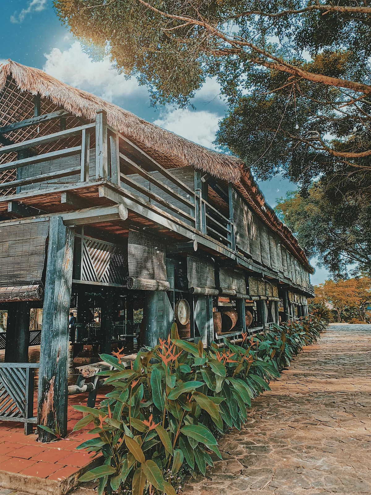 Tới đây, khách du lịch không chỉ được uống một ly cafe nguyên chất thơm ngon mà đây còn là nơi khơi nguồn sáng tạo, tìm ra những hiểu biết mới về cà phê. Ảnh: Cường Quốc Phạm