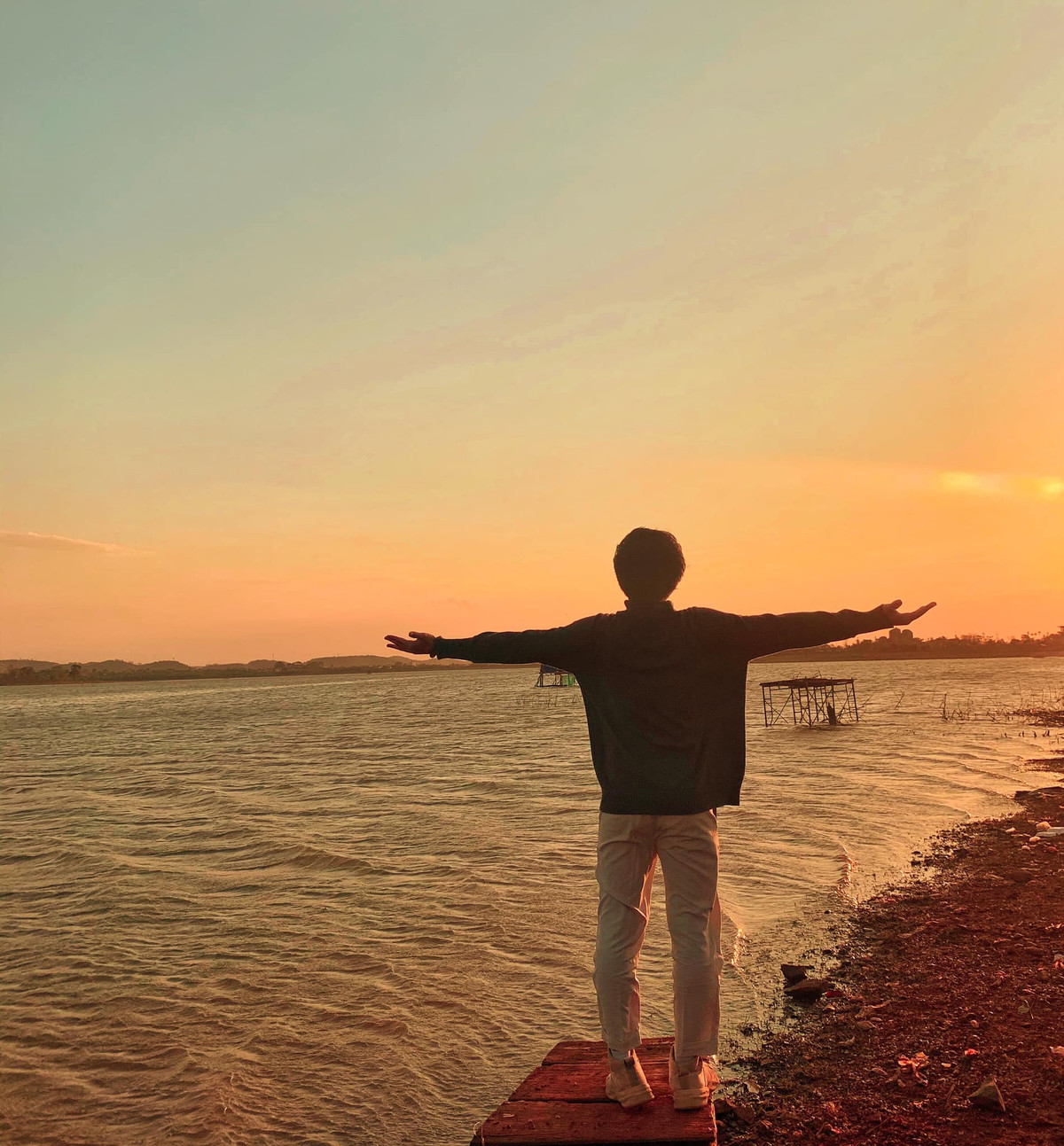 Hồ Ea Kao tức là hồ nước không bao giờ cạn, cho nên tất cả các mùa trong năm bạn điều có thể tham quan hồ. Ảnh: Phan Bá Lộc