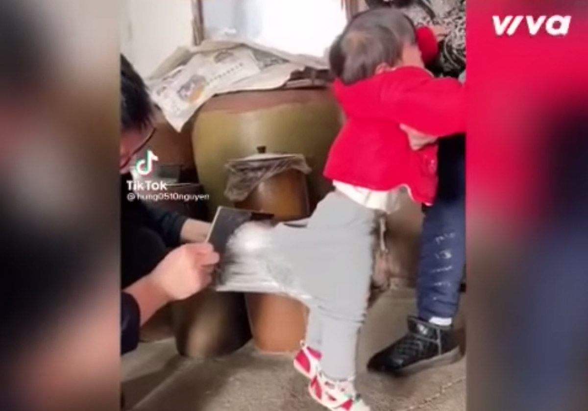 Những mẹ có con gái mới hiểu được các tiểu công chúa có thực sự hiền lành, dịu dàng, đằm thắm như nhiều người vẫn nghĩ hay không? Ảnh: Tổng hợp