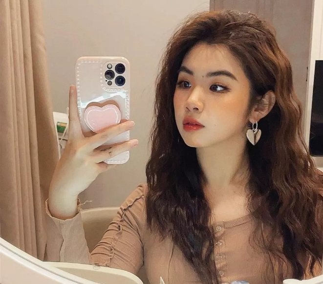 Với hình ảnh này, nếu không phải quen biết trước chắc chẳng mấy ai nhận ra Hồng Nhật.