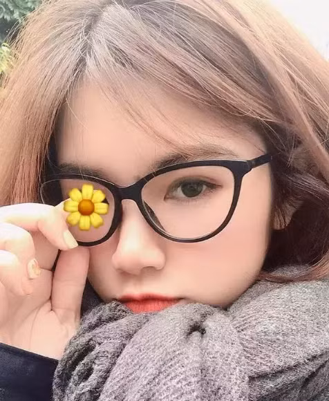 Qua những hình ảnh ít ỏi chia sẻ cho thấy, vợ sắp cưới PewPew có gương mặt khá tròn trịa, dễ thương.