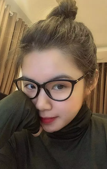 Một số hình ảnh gần đây về Hồng Nhật. Yêu PewPew cô nàng có vẻ ngày càng "lên hương".