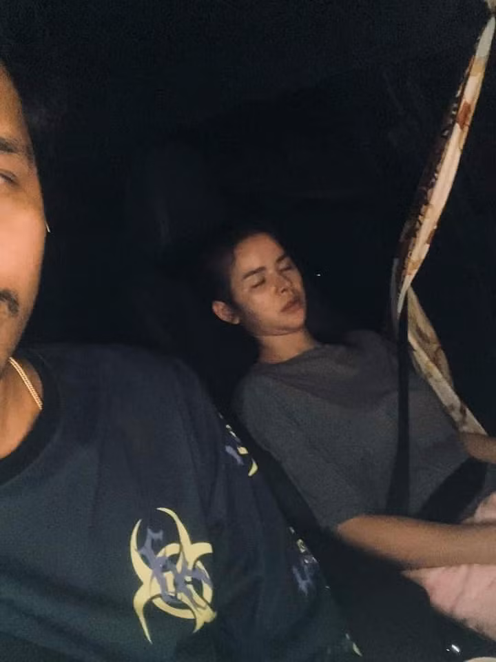 Những hình ảnh này vô tình tạo ra cảnh hài hước, khiến người xem không thể nhịn cười.