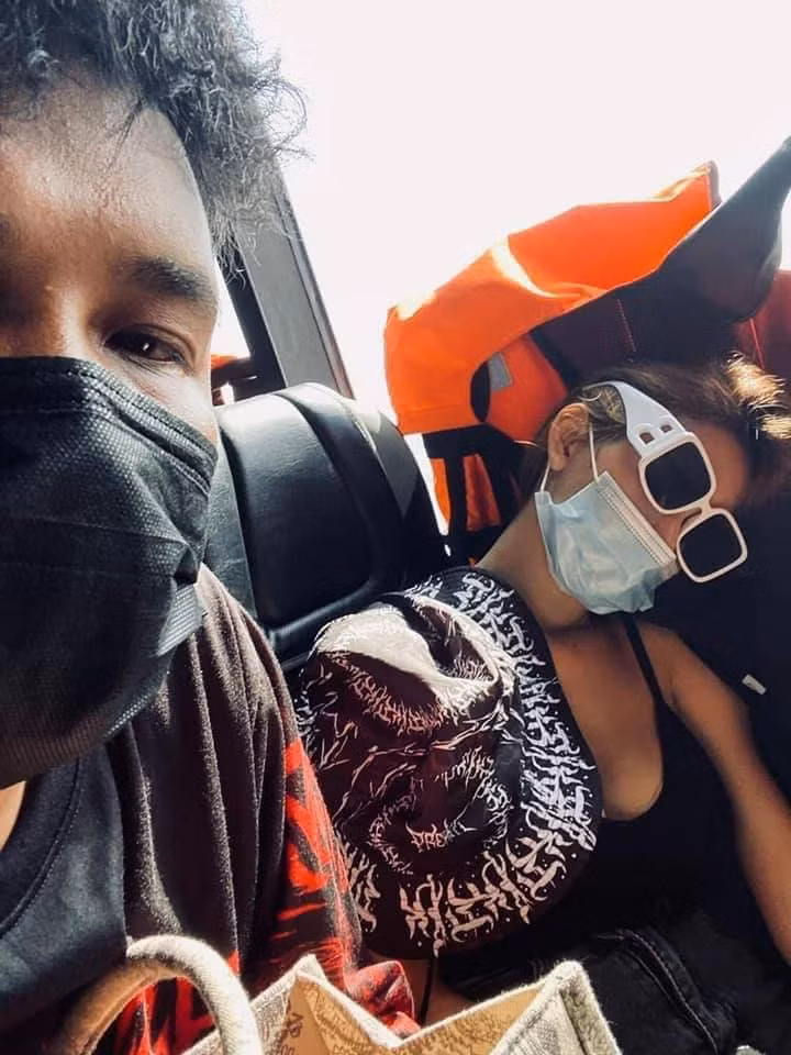 Khi nhìn những hình ảnh này chỉ có hội chuyên say xe và sợ đi tàu xe mới hiểu được. Ảnh: Trần Tiger/Khóc thuê