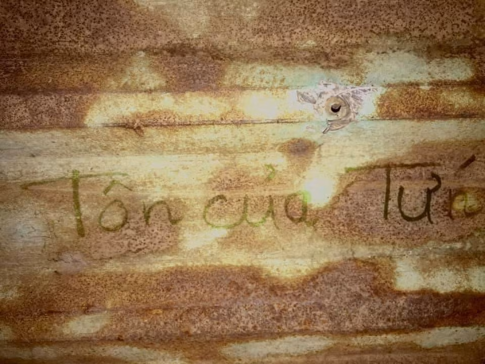 Những hình ảnh hài hước này được chụp lại phần nào xua tan không khí căng thẳng, nặng nề khi "siêu bão" sắp đổ bộ và có thể gây nhiều thiệt hại cho người dân.