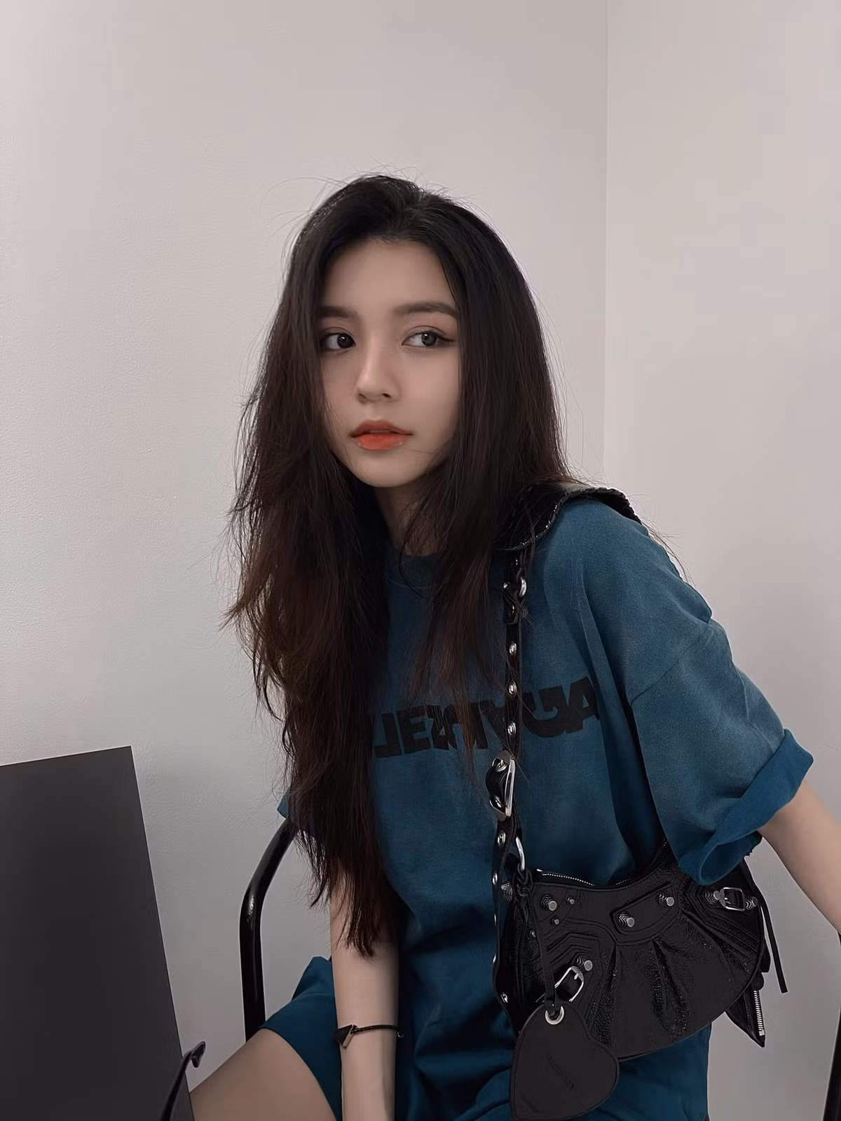 Trên trang cá nhân, nàng hot girl có chia sẻ những bí quyết làm đẹp của mình và được cư dân mạng hưởng ứng.