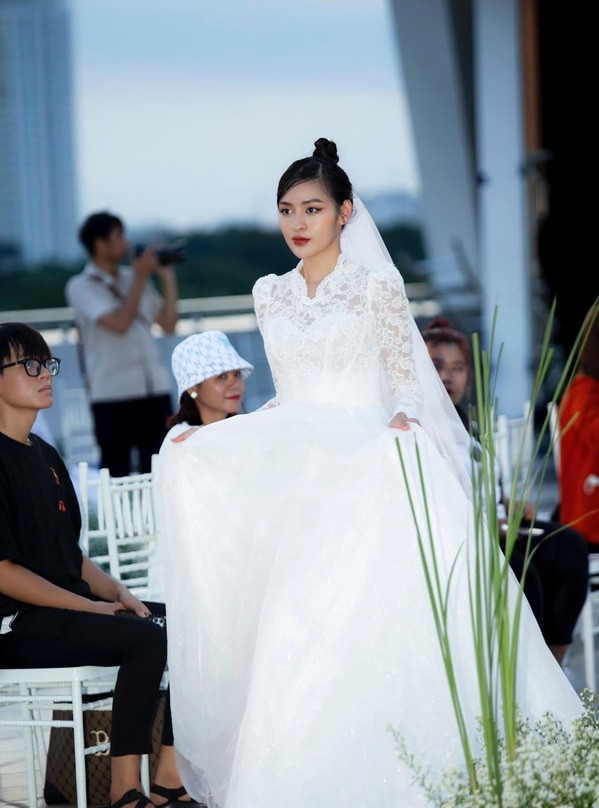 Trước đó, khi liên tục bị dìm hàng nhan sắc, hiện tượng mạng 10X khẳng định: ''Tôi tự tin ngoại hình cha mẹ ban cho''.