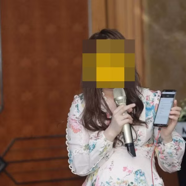 Sự việc sau khi bị khui ra gây xôn xao cõi mạng, netizen từ đây cũng tò mò về danh tính của hot girl lừa đảo nổi tiếng này.