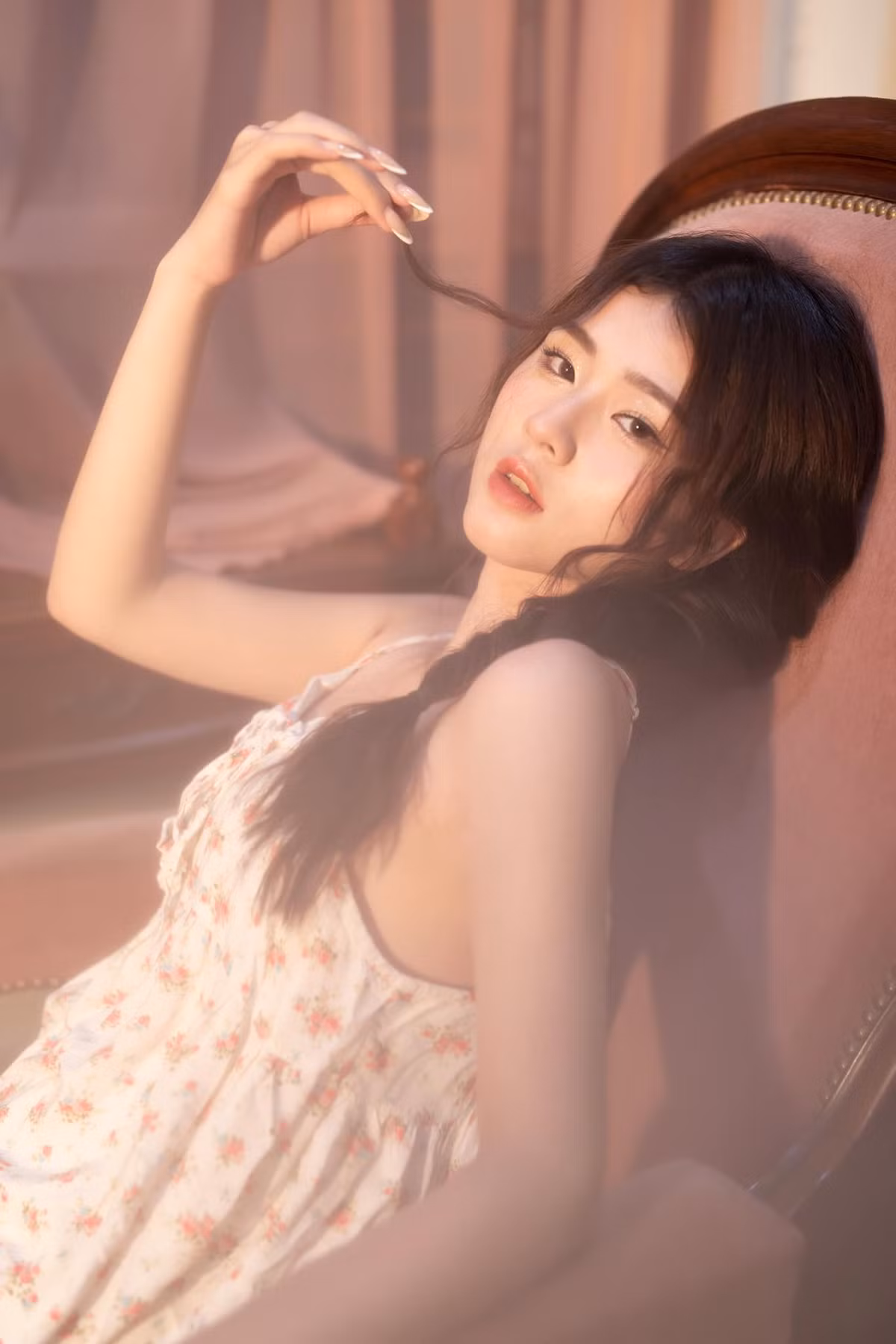 Được biết "hot girl áo dài" một thời sở hữu số đo ba vòng đáng nể là 92-61-95.