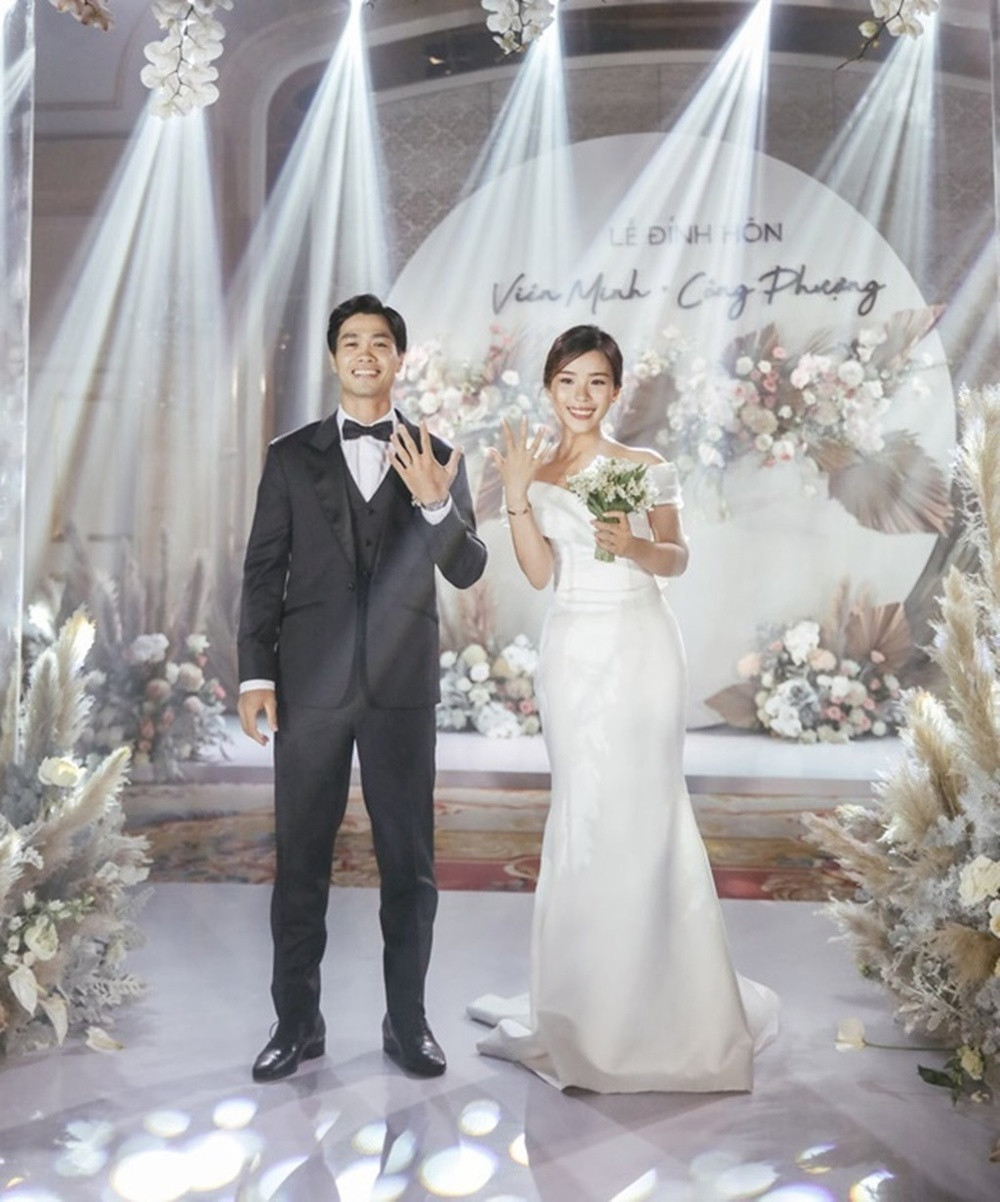 Công Phượng và bà xã Tô Ngọc Viên Minh hẹn hò nhau từ năm 2018. Cả hai cực kín tiếng trong chuyện tình cảm.