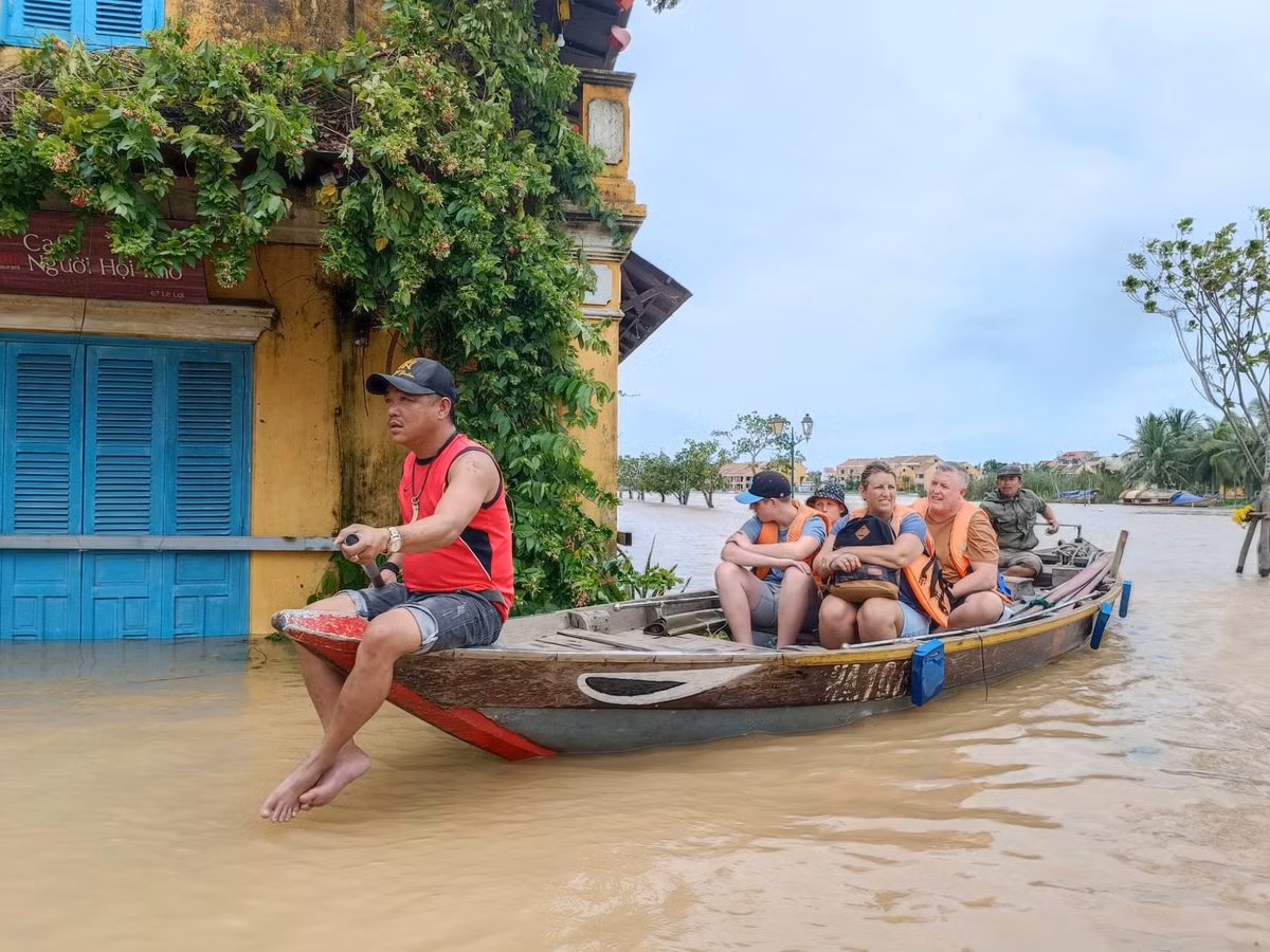 Được biết, nhóm của anh Max Devlieger có hơn 5 thành viên đều đến từ Bỉ. Ảnh: PhunuVietNam