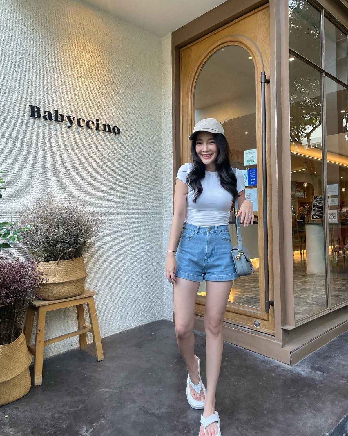 Thay vào đó, người đẹp chuộng những concept nhẹ nhàng, e ấp như thể các cô gái mới lớn.