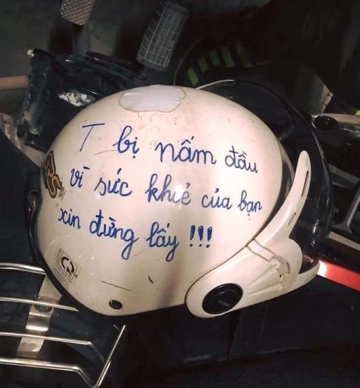 Những lời dặn dò đầy tâm huyết của chủ nhân chiếc mũ bảo hiểm không ai dám động vào huống hồ là sử dụng nó.