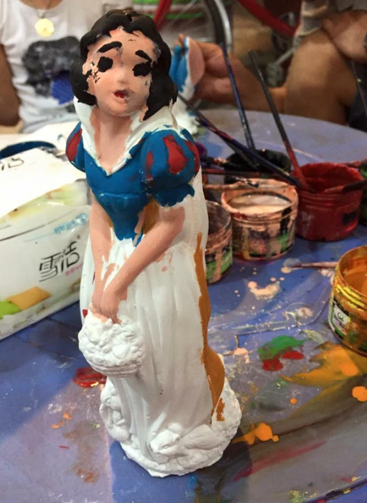 Những bức tượng thảm hoạ sau khi chia sẻ lên MXH đã làm cư dân mạng không khỏi bật cười, bởi lẽ họ không còn nhận ra được hình hài ban đầu của nó.