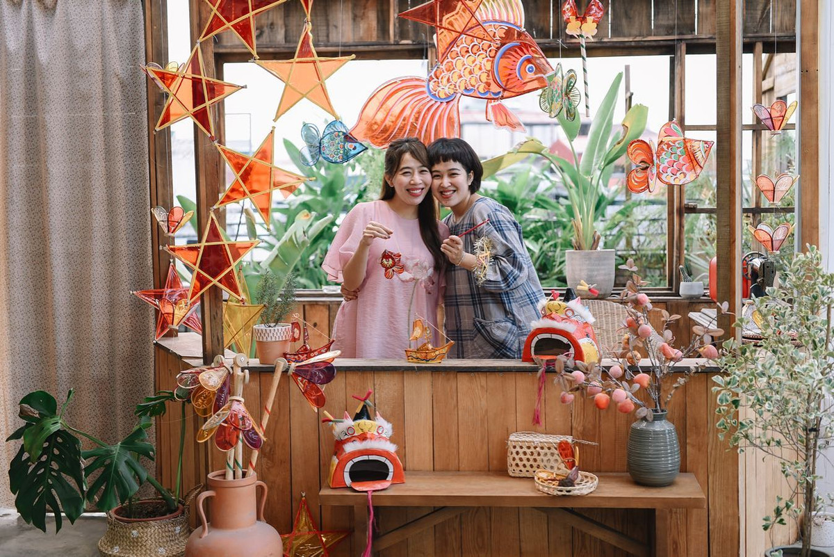 Libre Cafe &amp; Studio, tầng 5 ngõ 201 Khâm Thiên không hổ danh là cafe- studio chụp hình nên mỗi dịp lễ tết gì Libre cũng đầu tư decor chuyên nghiệp tỉ mỉ cực. Ảnh: Libre Coffee Studio