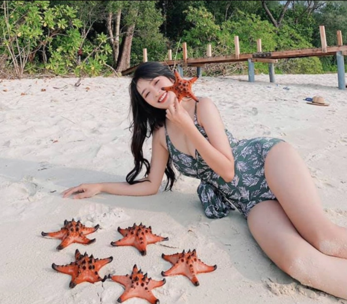 Ngay lập tức, hành động vô ý thức này của An Vy đã bị nhiều cư dân mạng lên án, chỉ trích.