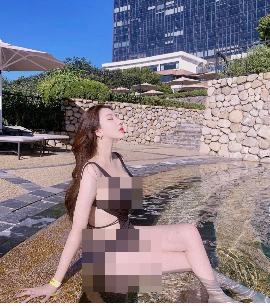 Hiếm khi mặc hở, tuy nhiên mỗi lần cô nàng đăng tải hình ảnh diện bikini đều khiến ai nấy xuýt xoa, trầm trồ. Ảnh: Tổng hợp