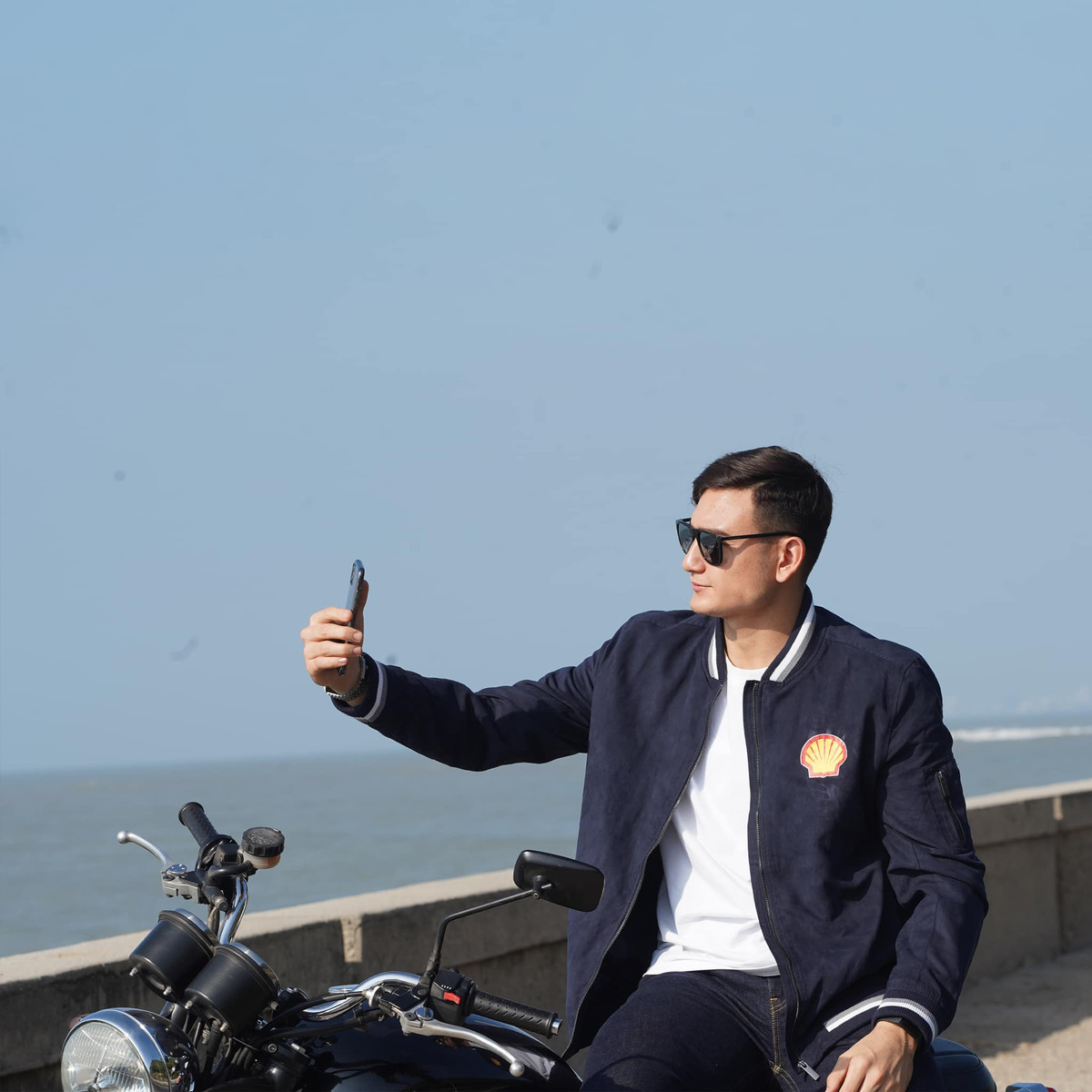 Sau khi chấm dứt hợp đồng với đội bóng xứ hoa anh đào, Văn Lâm về nước chơi trong màu áo CLB Bình Định. Bản hợp đồng kéo dài trong 3 năm.