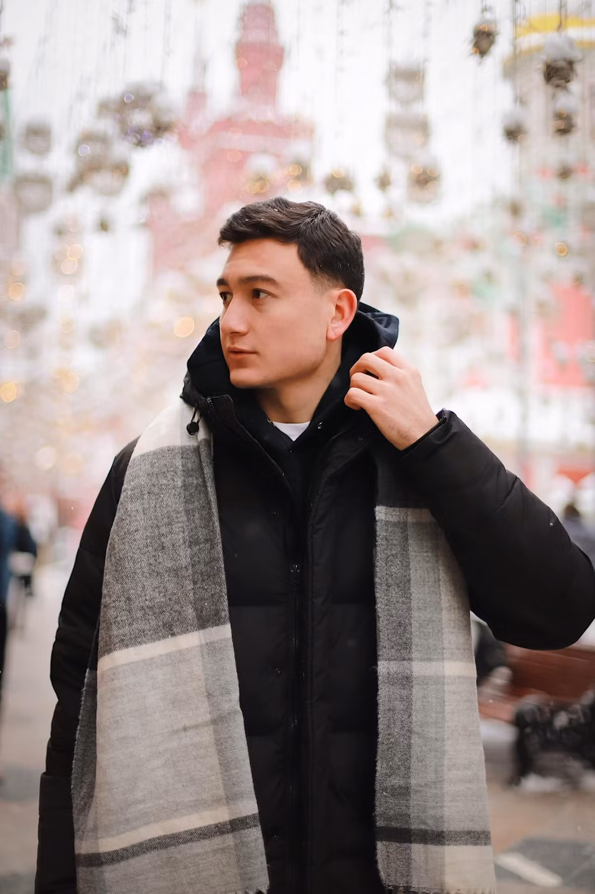 Sau khi con trai từ Nhật về Việt Nam chơi bóng, bố mẹ thủ môn Đặng Văn Lâm cũng từ Nga bay sang để cả gia đình đoàn tụ.