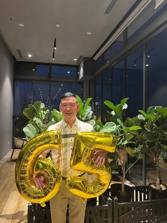 Dòng tâm sự của Văn Lâm khiến ai nghe xong cũng xúc động. Bởi bố mẹ anh vốn đã quen sinh sống tại Nga.