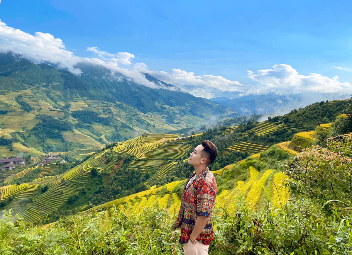 Đến với thị trấn xinh đẹp này những ngày giữa tháng 9, du khách sẽ được trải nghiệm không khí vui tươi, rộn ràng của mùa gặt. Ảnh: Hiếu Thiên