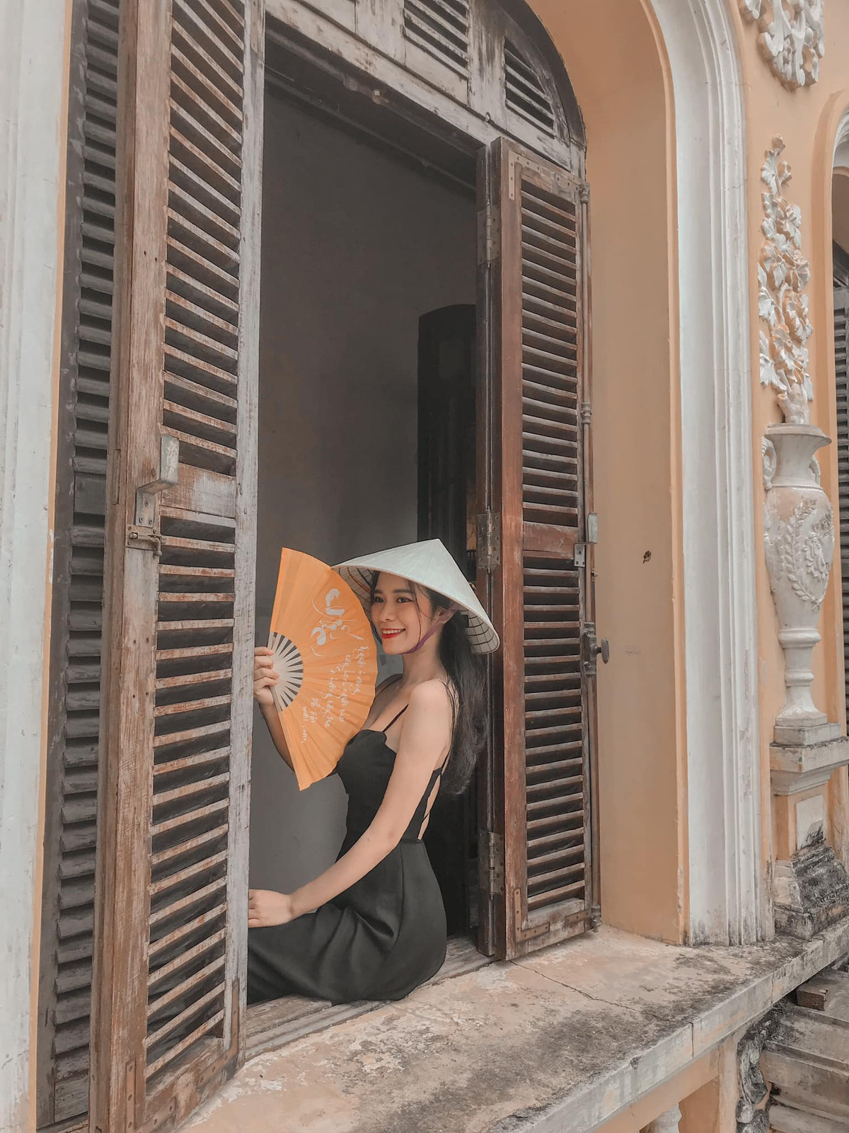 Nơi đây sẽ giúp mỗi người có thể tìm về cội nguồn lịch sử. Bên khung cảnh cổ kính, du khách còn có thể bắt trọn được những khoảnh khắc lắng đọng tuyệt đẹp. Ảnh: Hàn Tuyết