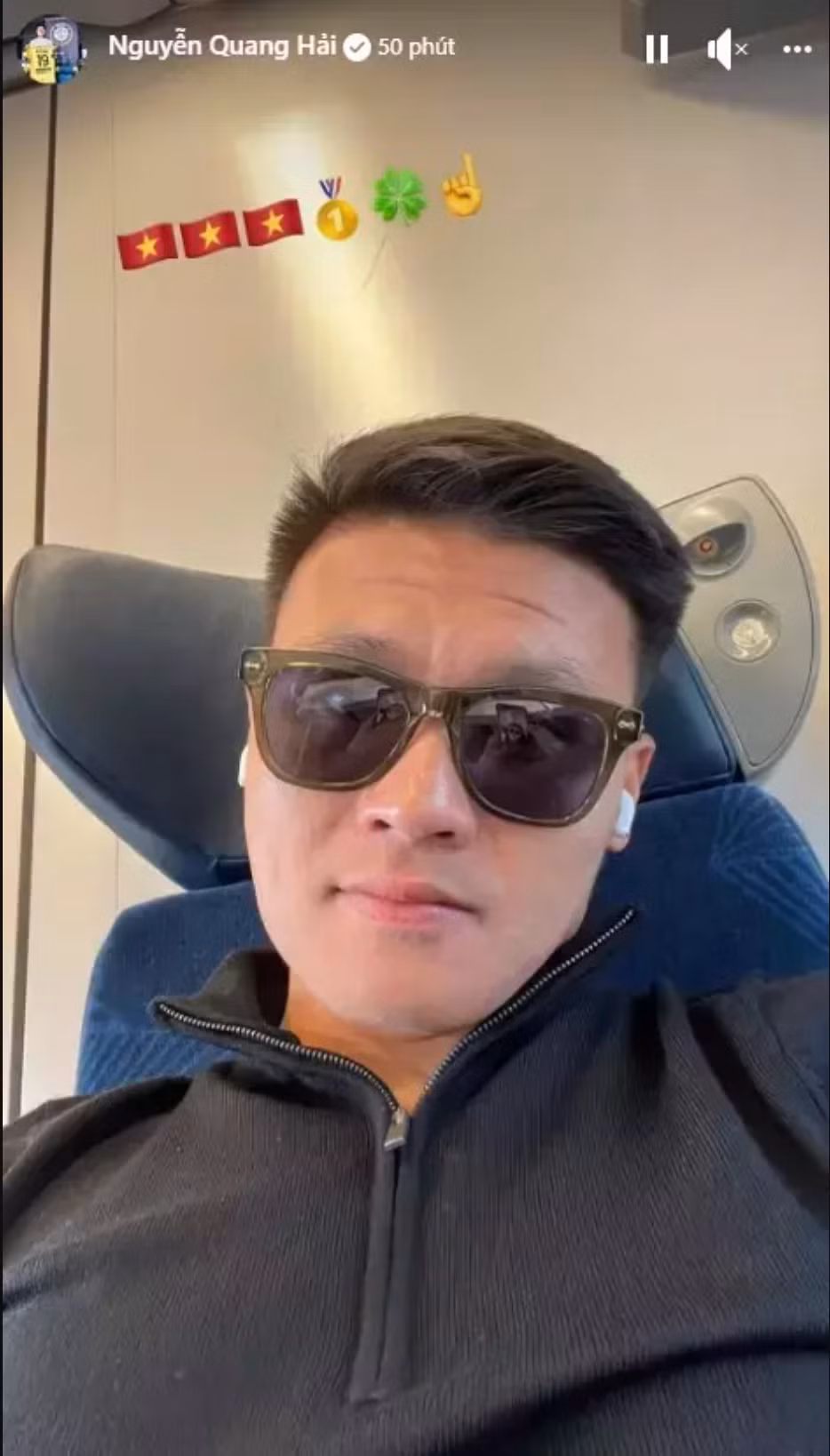 Được biết Quang Hải chưa được HLV Park Hang Seo cho ra sân thi đấu trận Singapore bởi nam cầu thủ vẫn chưa cân bằng nhịp sinh học từ chênh lệch múi giờ mặc dù anh đã có mặt tại Việt Nam.