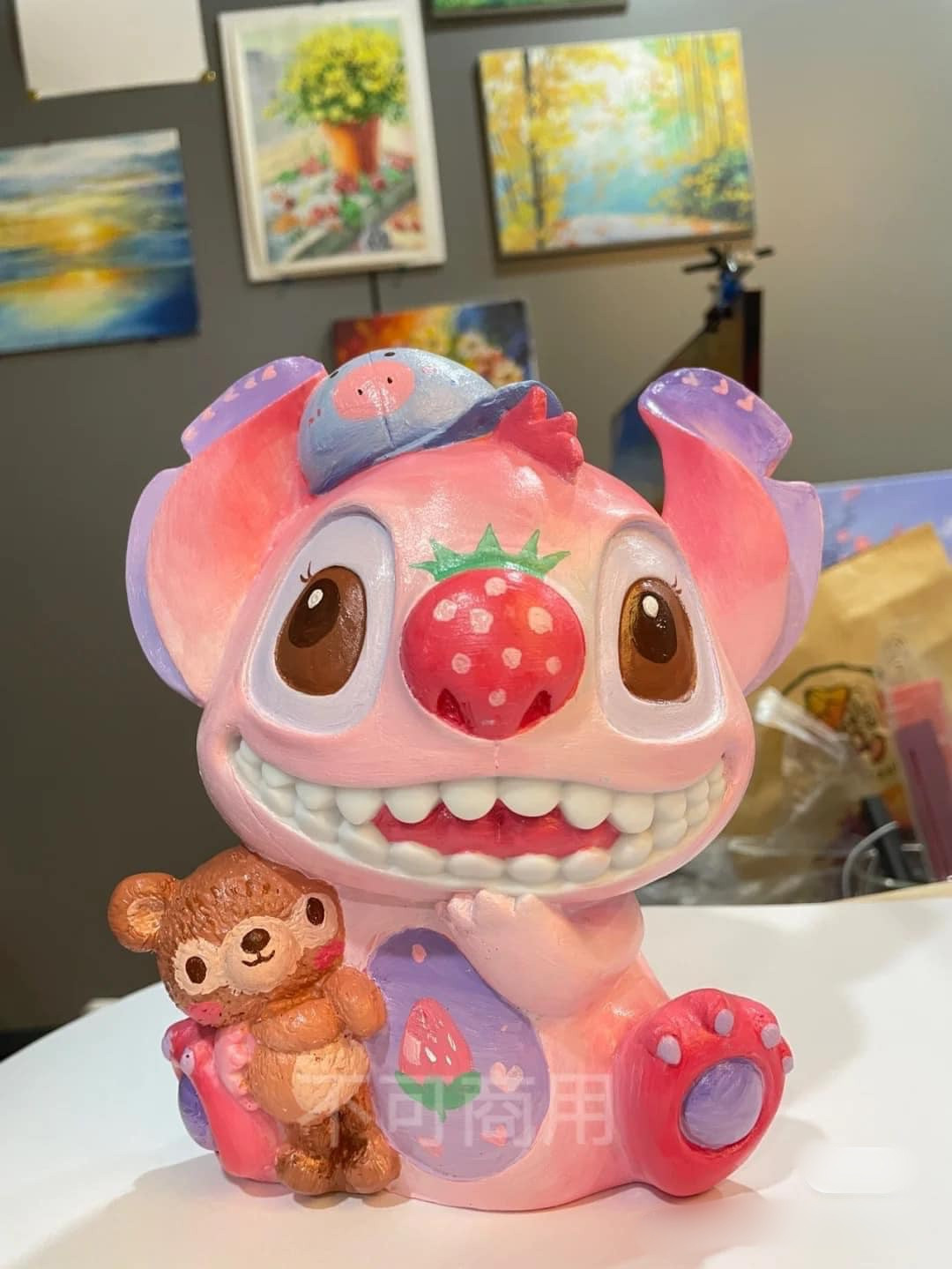 Bên cạnh những tác phẩm tô tượng thảm hoạ, trên MXH xuất hiện không ít tác phẩm đẹp đến ngỡ ngàng, phối màu xuất sắc chuẩn bàn tay dân vẽ.