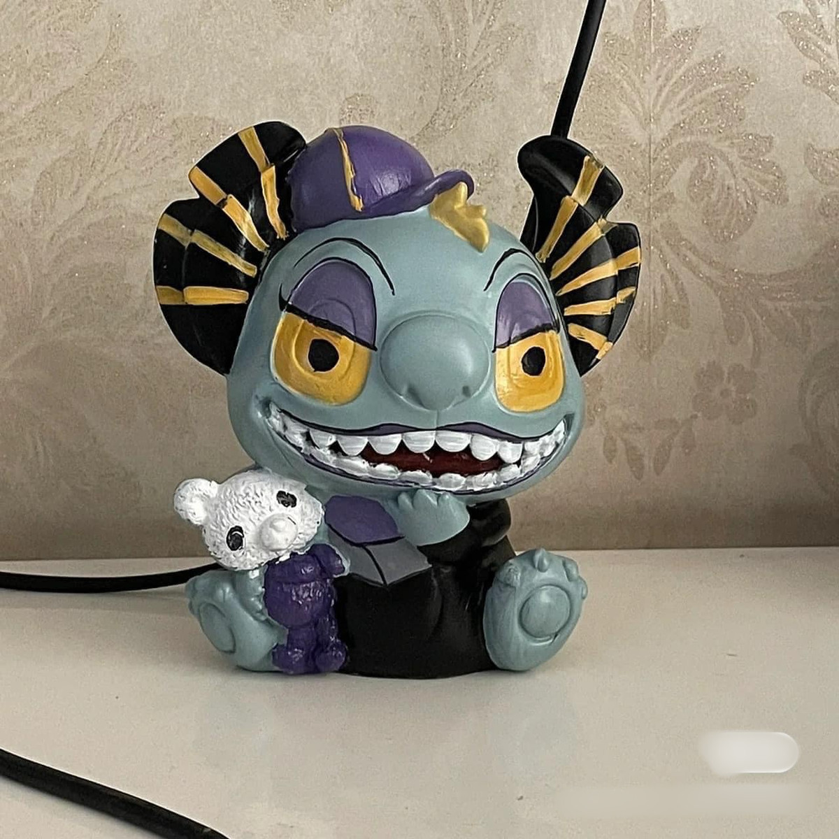 Các bạn trẻ không ngần ngại chia sẻ loạt tác phẩm độc đáo, sáng tạo, và hài hước trên nền tảng TikTok.