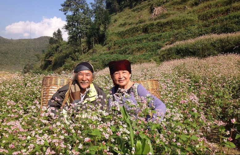 Có không ít người còn để lại ý kiến cho rằng ông bà quả thật may mắn khi có được người đồng hành chung sở thích và thôi thúc, động viên nhau thực hiện ước mơ của mình. Ảnh: Dân Trí