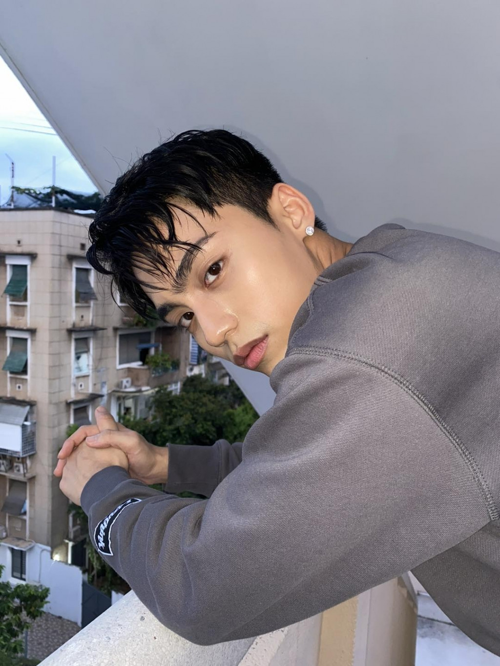 MONO cũng khẳng định không có chuyện anh hợp tác quảng cáo cho ứng dụng được đề cập trong tin đồn.