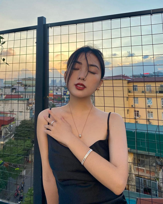 Ngay cả khi đã công khai tình cảm với bạn trai cầu thủ, cô gái Bắc Giang cũng ít khi khoe ảnh đôi của hai người lên mạng xã hội.