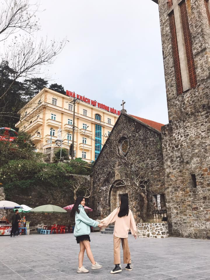 Check in ở đây, du khách sẽ có ngay bức hình sang chảnh như giữa trời Âu.