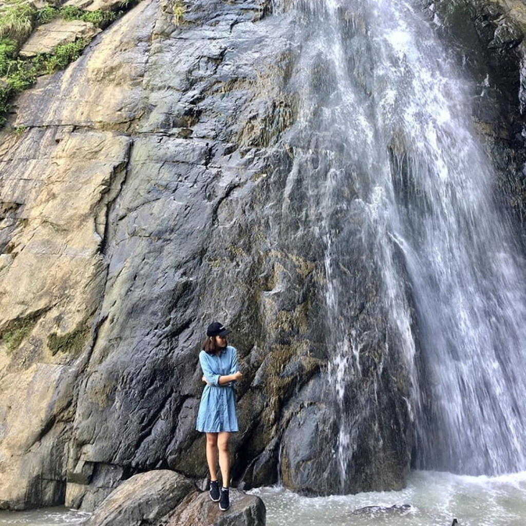 Đây là điểm đến lý tưởng cho du khách đam mê trekking, thích tận hưởng không khí mát lạnh, nghe thanh âm mạnh mẽ của dòng thác đổ.